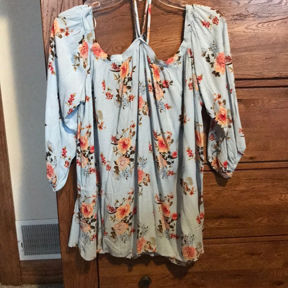 Off should loose fitting top - Brand New